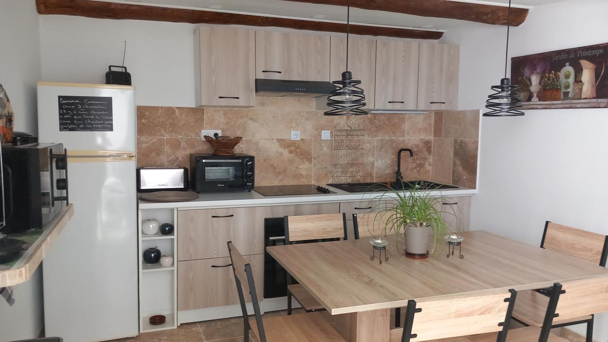 La Sapiniere -Chambres Climatisees Buisson ภายนอก รูปภาพ